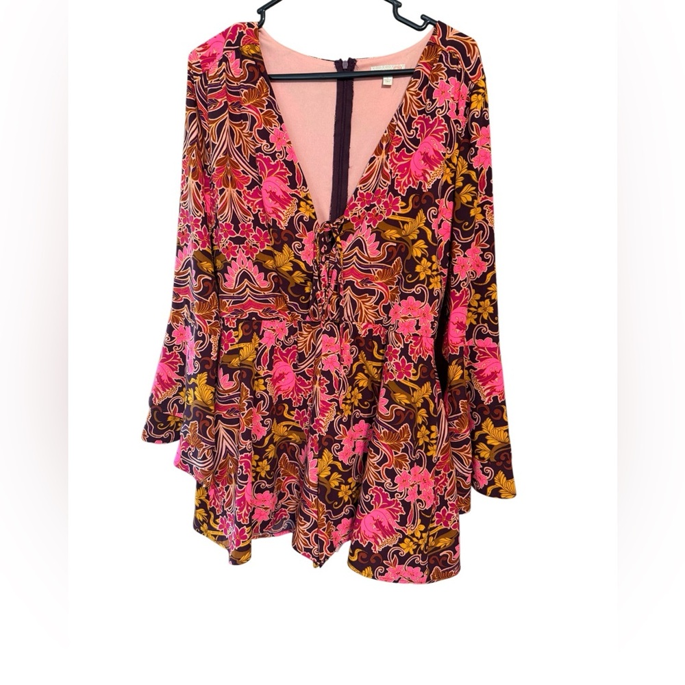 Gianni Bini GB Floral Boho Romper Size L Pink Burgundy Bell Sleeve - Picture 2 of 3